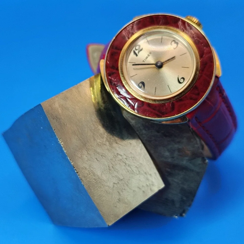 Vintage 1974 Timex Mechanical Wind 27mm Women's‎ Watch New Leather Size 4-6.75